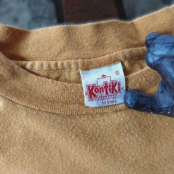 Vtg bumblebee yellow Nazca Peru graphic t-shirt - Picture 3 of 11